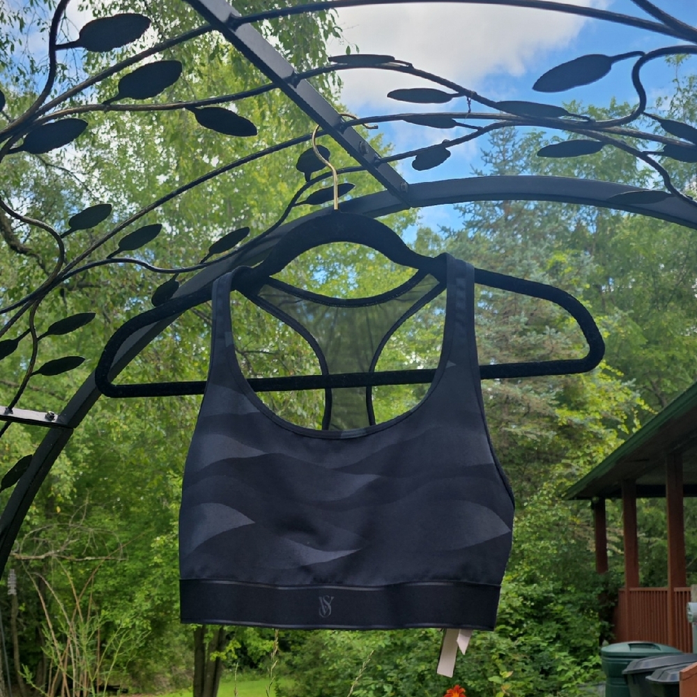 Victoria’s Secret Knockout Black Grey Wave Sports Bra | Size Medium
